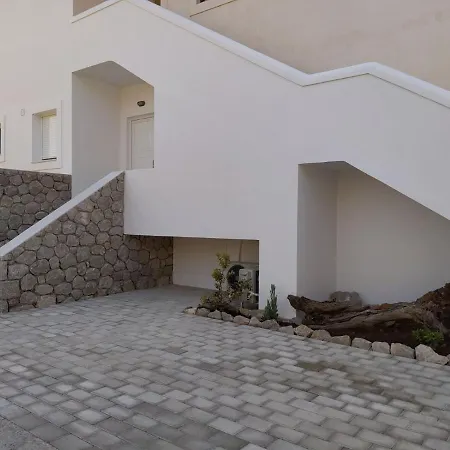 Estia - Brand New In Village Appartement