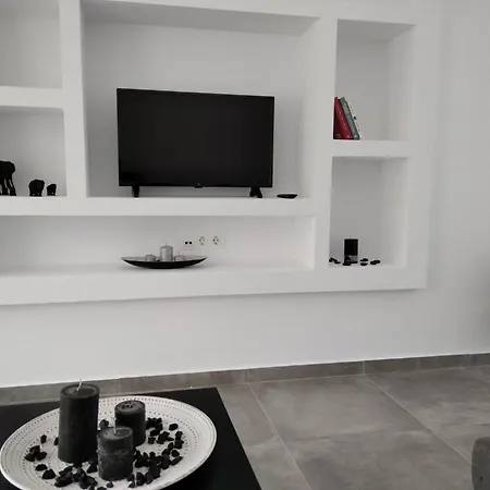 Estia - Brand New In Village Appartement